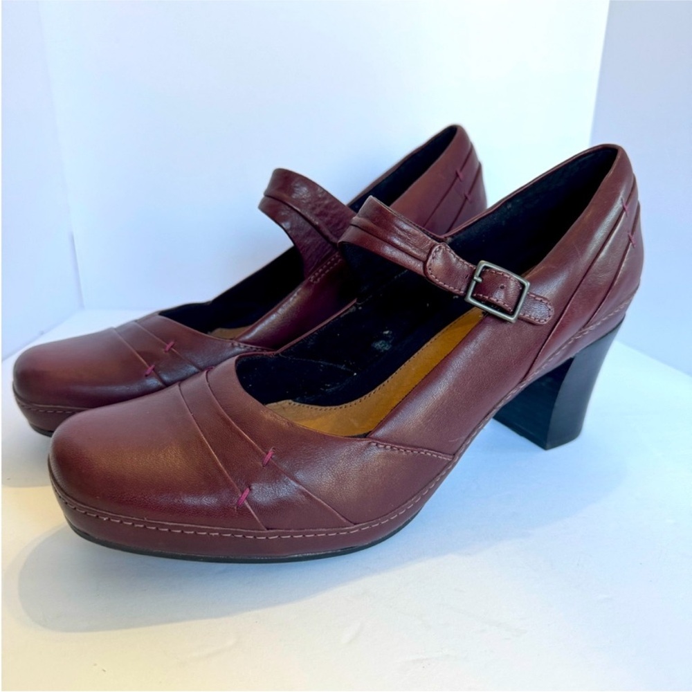 Clarks mary jane burgundy maroon Heels with Chunky Block Heel size 11